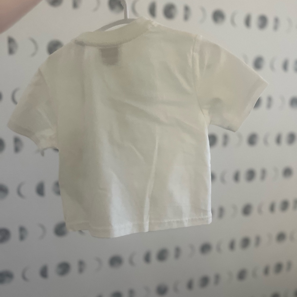 🆕 Burberry White Kids Graphic Tee - Picture 3 of 4